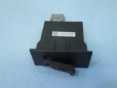 Puerto de carga USB para scooter Honda PCX 150 2022 Foto 1 de 4