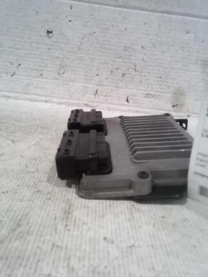 Módulo de control del motor usado (ECM) se adapta a: módulo de control electrónico Kia Sorento 2015 Foto 1 de 4