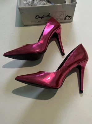 Tacones de aguja Qupid metálicos fucsia, tacones altos para mujer 4” punta puntiaguda talla 8 nuevos Foto 1 de 4