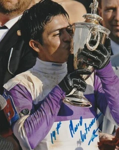 FOTO FIRMADA 8x10 JOCKEY DE CARRERAS DE CABALLOS MARIO GUTIÉRREZ #3 PRUEBA DE DERBY KENTUCKY - Imagen 1 de 2