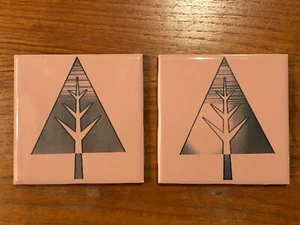 Árboles de Navidad Azulejos Grabados Mediados de Siglo Estilo Moderno, Juego de 2 - Imagen 1 de 1