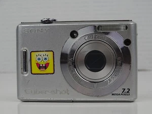 Sony Cyber-Shot DSC-W35 7.2MP Compact Digital Camera Silver NEEDS REPAIRS Parts - Picture 1 of 10