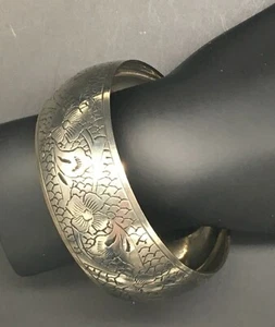 Silver-plated, flower etched bangle, unmarked - Picture 1 of 7