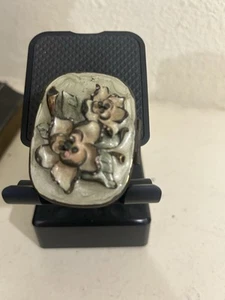 Vintage pill box needs some cleaning as shown from estate sale - Picture 1 of 7