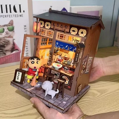 Buntstift Shin-chan Zum Selbermachen zusammenbauen Haus Modell Schreibtisch Holzigkeit Dekoration Weihnachtsgeschenk - Bild 1 von 4
