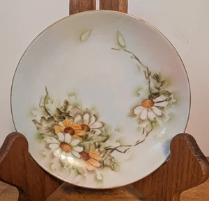 6 Inch Weimar Germany Lempert Bavarian Hand Painted Daisy Plate w/gold trim - Picture 1 of 9
