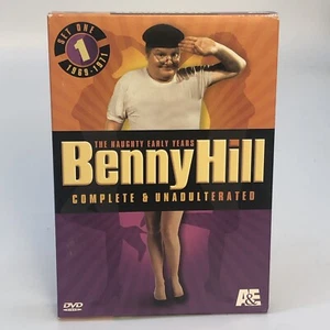 Benny Hill - Complete Unadulterated (DVD, 2004, 3-Disc Set) - Foto 1 di 5