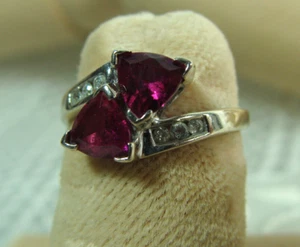 Elegante anillo de colección de oro amarillo de 10 k corte de 2 billones de rubíes y 6 diamantes talla 3,75 - Imagen 1 de 24