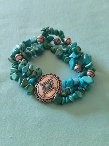 Gefärbtes Howlith Imitat Türkis Concho Stretch Armband 6,5-7"  - Bild 1 von 8