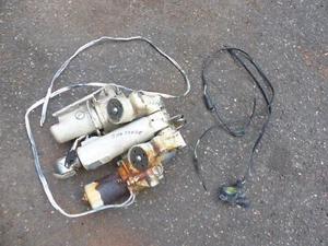 333010 175 HP JOHNSON EVINRUDE OUTBOARD POWER TRIM & TILT ASSEMBLY  GAR - Imagen 1 de 4