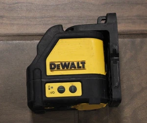 (RI5) DeWalt DW088CG Green Self-Leveling Laser Level - Picture 1 of 4
