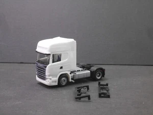 1:87 EM1282 Herpa Scania R13 TL 2 Axle Tractor Unit with WLB Kit White - Picture 1 of 2
