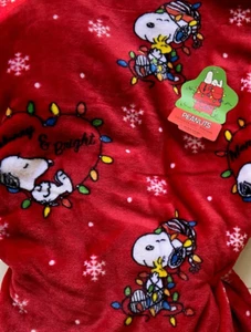 ERDNÜSSE SNOOPY WOODSTOCK WEIHNACHTEN Plüschdecke 50x70 SCHNEEFLOCKEN WEICH rot - Bild 1 von 5