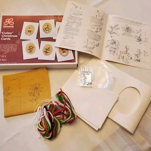 Vintage anni 70 LeeWards Cuties cartolina di Natale crewel ricamo kit artigianale 6 carte - Foto 1 di 2