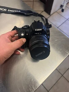 Canon EOS 350D / EOS Digital Rebel XT 8.0MP Digitalkamera - Schwarz (Kit mit... - Bild 1 von 4