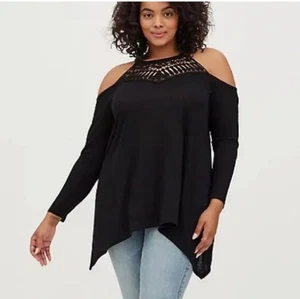 Torrid Crochet Neck Cold Shoulder Sharkbite Hem Top Black Size 2X New Plus Tunic - Picture 1 of 8
