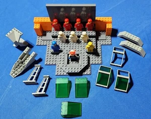 Lego Vintage Raumfahrer Minifiguren Spezialteil Lot Classic blau rot Raumfahrer  - Bild 1 von 5