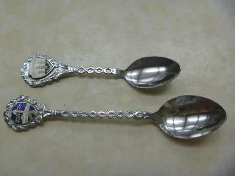 Collector Souvenior  Spoons Oklahoma & Space Needle Cover