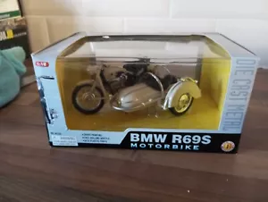 TOYWAY - BMW R69S MOTORBIKE AND SIDE CAR 1:18 SCALE MODEL 41555 - Picture 1 of 10