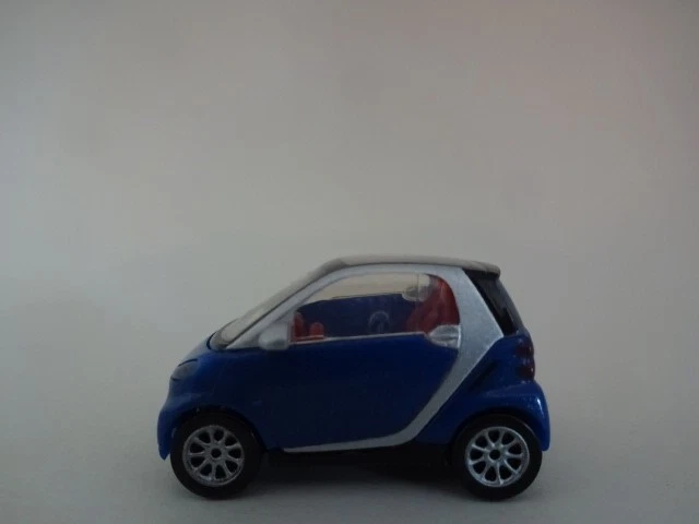 Sammlerauto / Smart " Blauer Smart Fortwo Coupe mit geschlossenen Dach - Bild 1 von 1