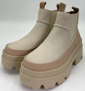 Ugg Brisbane Women's Size 8 Sea Salt Leather Chelsea Boots NIB - Picture 1 of 10