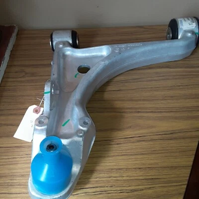NOS GM  526-661 Suspension Control Arm 15224867 Saturn Sky Pontiac Solstice C1 - Image 1 of 4