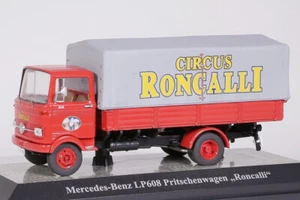 Vagón plataforma Mercedes-Benz LP608 Roncalli rojo Premium ClassiXXs 1:43 NUEVO 12508 - Imagen 1 de 5
