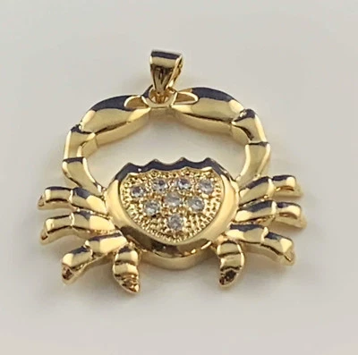Colgante del zodiaco Cáncer el Cangrejo con signo astrológico GP amarillo de 24 k circonita cúbica Foto 1 de 2