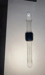 Apple Watch 8 Starlight - Photo 1/4