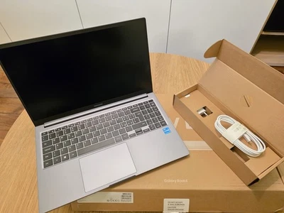Samsung Galaxy Book 15,6” (Intel Core i3-1115G4, 8GB RAM, 256GB SSD) - Immagine 1 di 4