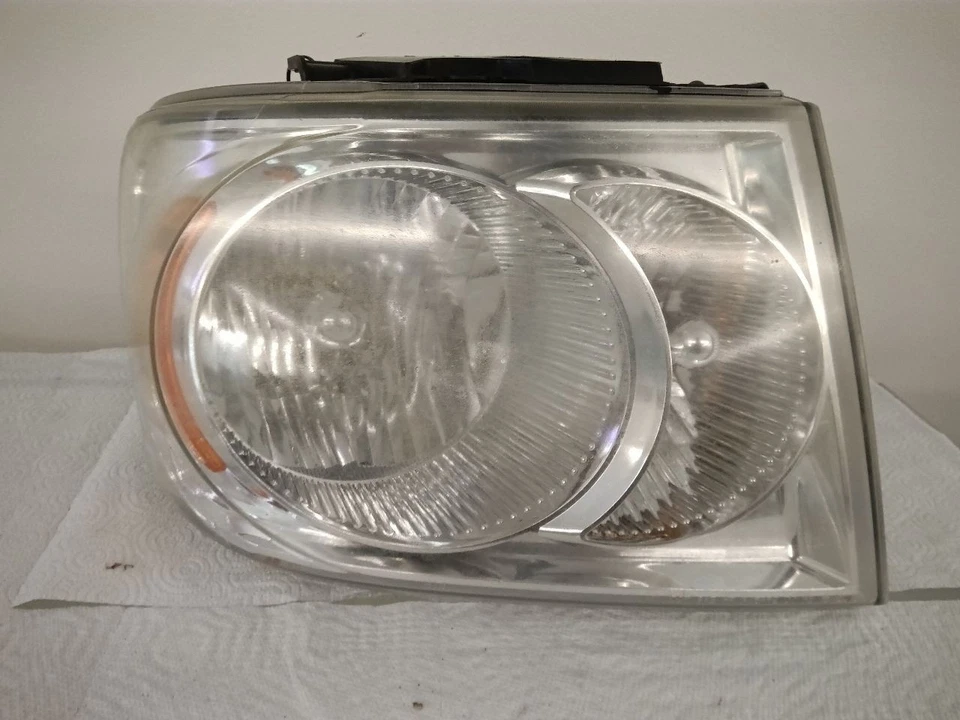 Passenger Right Headlight Headlamp 07-09 DURANGO 2331869 - Image 1 of 4