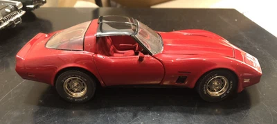 Franklin Mint 1982 Chevrolet Corvette w/ T Tops Red Diecast Model Car - 1:24 - Image 1 of 4