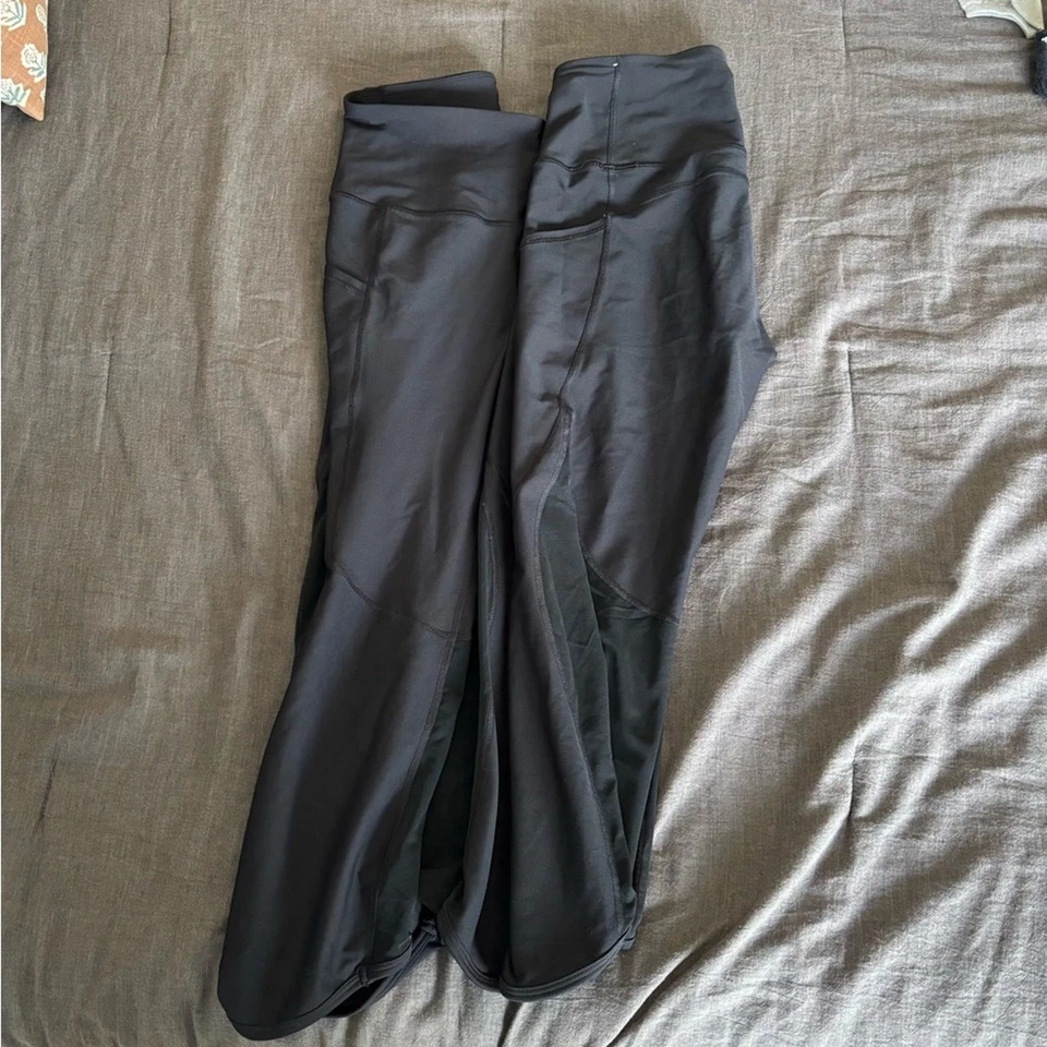 BUNDLE 2 PAIR Old Navy Powersoft High Rise Go-Dry Leggings with Pockets – Size M - Image 1 of 4