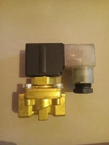 1pcs new SMC solenoid valve VXD2130-04-5DZ1 - Picture 1 of 3