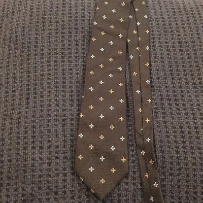 Corbata Umbría XMI vintage. Verde bosque con flor blanca y dorada. Seda. Hecho en USA Foto 1 de 4