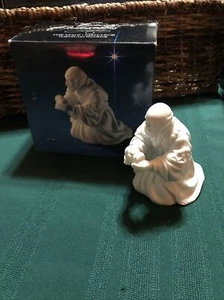 Statuina porcellana AVON 1982 Presepe da collezione I MAGI MELCHIOR in scatola - Foto 1 di 4