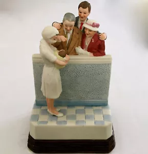 NORMAN ROCKWELL MUSEUM MUSIC BOX FIGURINE "THE NEW ARRIVAL" 7.5x5x4" 1.5 LBS - Picture 1 of 8