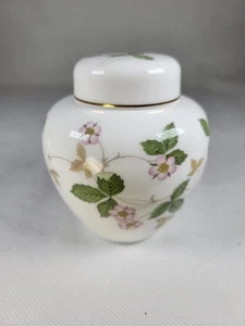 Wedgwood English Bone China Jar & Lid Vintage Wild Strawberry 10.5cm High Rare - Picture 1 of 10