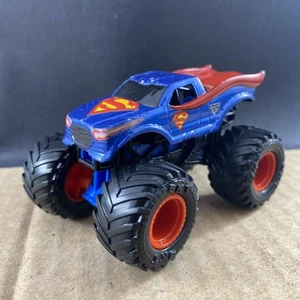 Monster Jam Superman Monster Truck 1:64, COMB SHIP $1 - Picture 1 of 5