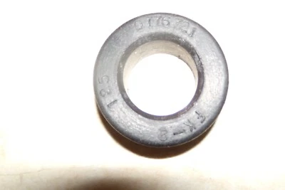 Chevrolet Pontiac Olds 1975-1986 Buick Cadillac NOS cubierta de válvula ojal 9776721 Foto 1 de 3