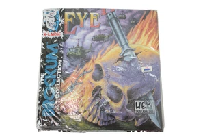 Emblema 3D 1990 Just Brass Look Death in the Eye Vintage XL Deadstock Militar - Imagen 1 de 11
