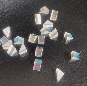20 Stück 5 mm Optik Regenbogen Dreiecksprisma defekt rechter Winkel Prisma f Ressarch - Bild 1 von 6