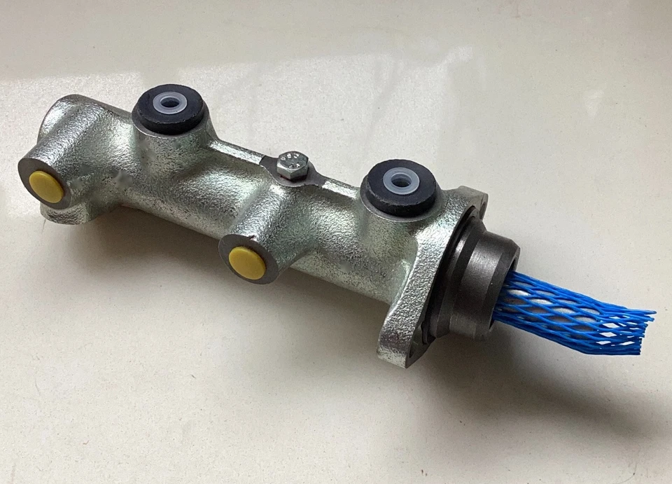 Cilindro maestro de freno Alfa Romeo BREMBO Spider Milano GTv6 GTV Alfetta 1971-1994 Foto 1 de 2