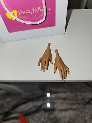 INTEGRITY TOYS 24K SHINE AMIRAH MAJEED METEOR FR DOLL Hands Sunkissed Skin Tone  • 1.28$
