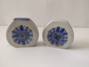 Ken Edwards El Palomar Tonala Mexico Pottery Blue Flower Salt & Pepper Shakers - Picture 1 of 3