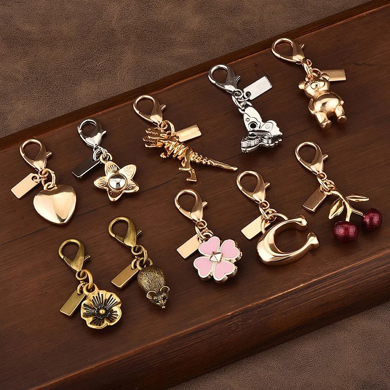 Cute Flower Bag Charm Keychain 4-Piece Daisy Keychain Set - Cute Flower ...