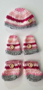 Newborn Baby / Doll Handmade Knitted Bonnet / Hat Booties & Mitts - Picture 1 of 1