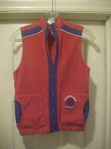 Buster Marrón Niños Talla 6 Rojo Sin Mangas Polar Cremallera Chaleco Atlético Bolsillo Frontal - Imagen 1 de 5