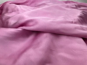 VINTAGE REMNANT OF FABRIC/MATERIAL - PINK SATIN TYPE FABRIC - LOVELY & SOFT - Picture 1 of 9