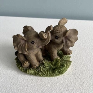 Elefantes africanos en juego Young'uns en peligro de extinción The Hamilton Collection 1996 - Imagen 1 de 10